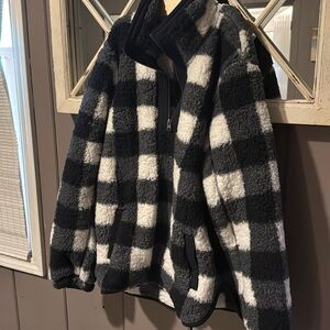 Women’s Abercrombie and Fitch soft Sherpa